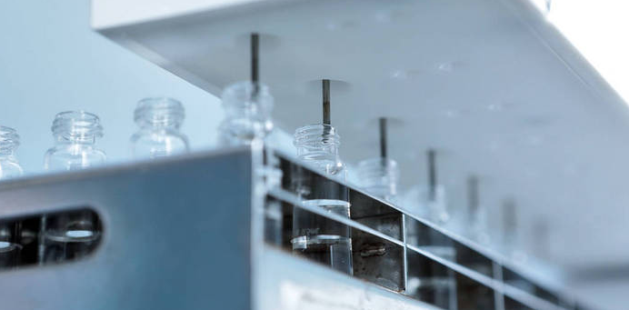 液體灌裝機(jī) 液體灌裝機(jī)