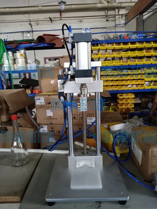 順應(yīng)市場(chǎng)需求， 騰卓灌裝機(jī)豐富可灌裝規(guī)格